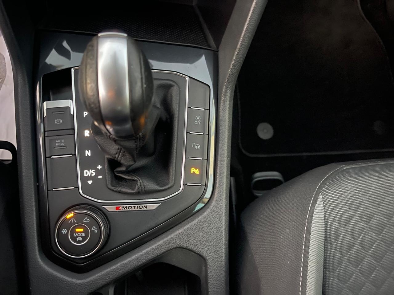 VOLKSWAGEN TIGUAN 2.0 TDI 150 DSG 4MOTION R-LINE