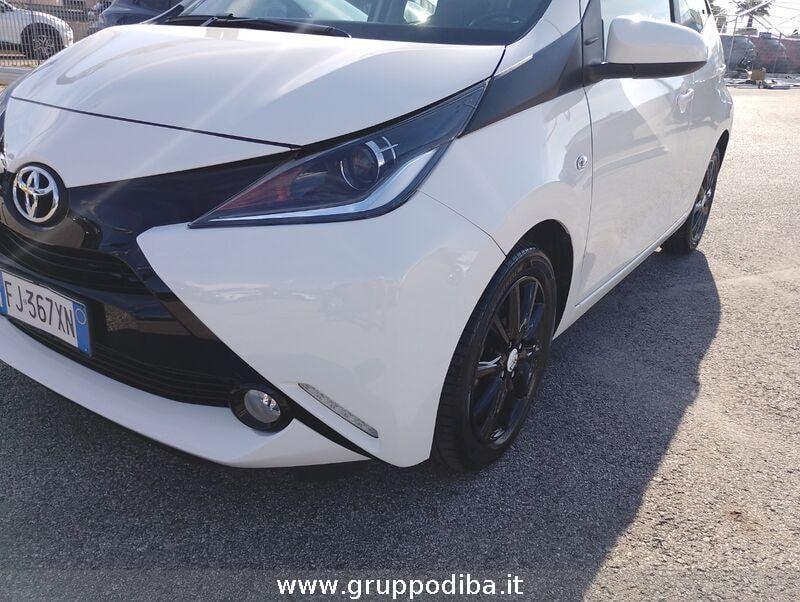 Toyota Aygo II 2014 5p 1.0 x-play m-mt my15