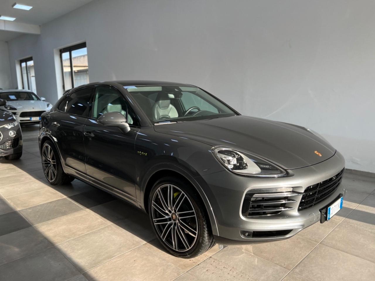 Porsche Cayenne Coupé 3.0 V6 E-Hybrid - possibilità noleggio no scoring