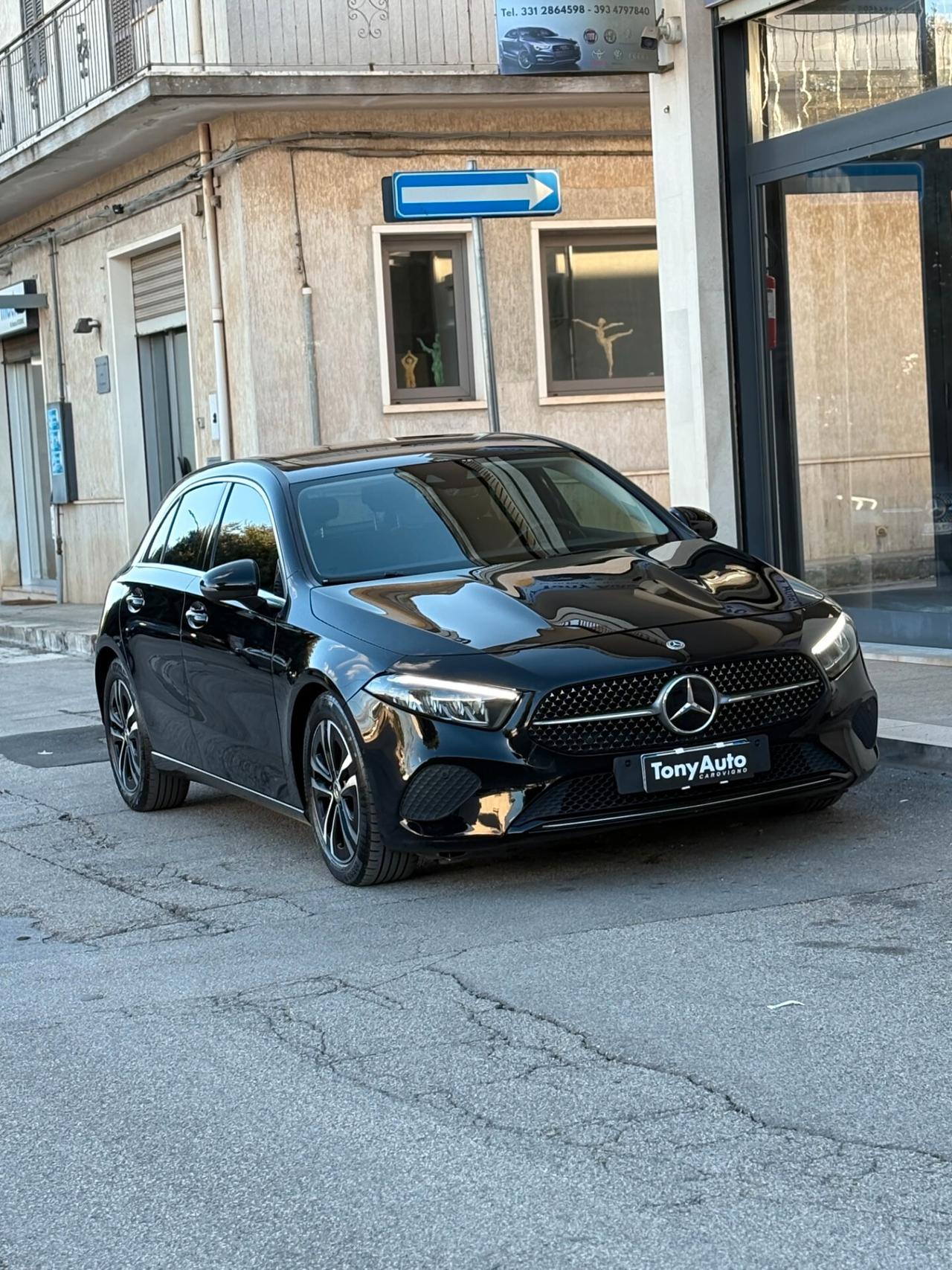 Mercedes-benz A 180 d Premium auto AMG con NAVI,TELECAMERA,VIRTUAL COCKPIT,APPLE CARPLAY,FULL LED,VETRI OSCURATI,TESSUTO