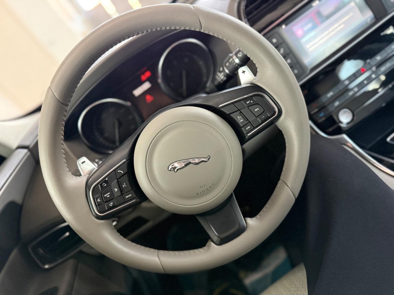 Jaguar XE 2.0 D 180 CV AWD aut. Prestige Business Edition