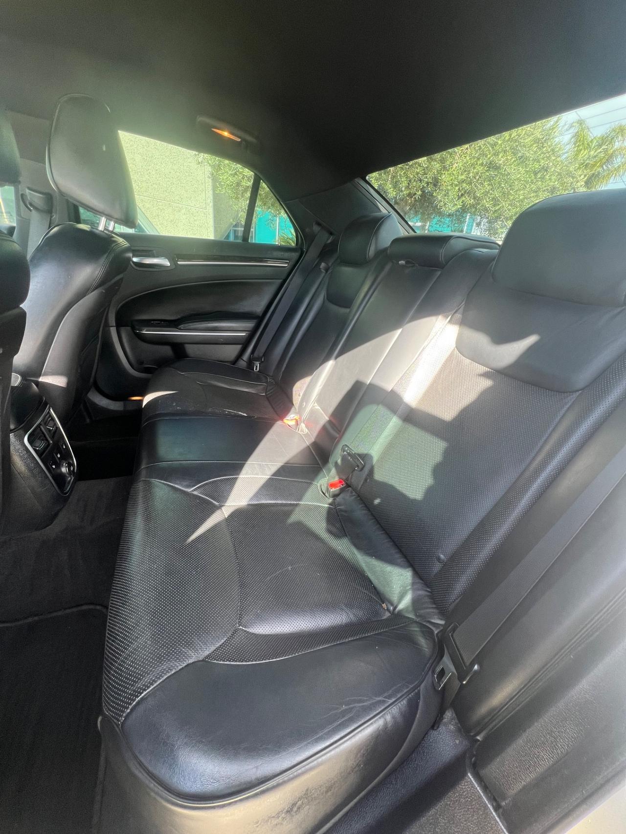 Lancia Thema 3.0 v6 Offerta riservata ad operatori del settore