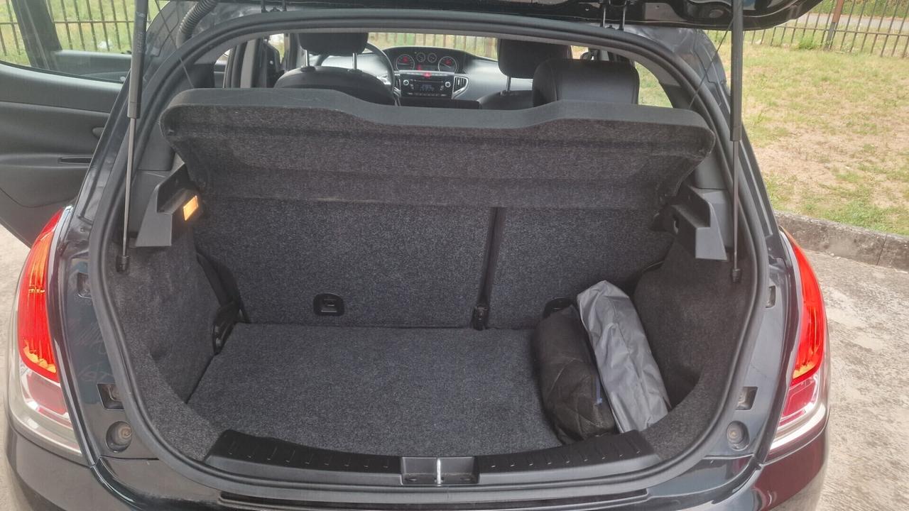 Lancia Ypsilon 1.2 69 CV 5 porte GPL Ecochic Gold