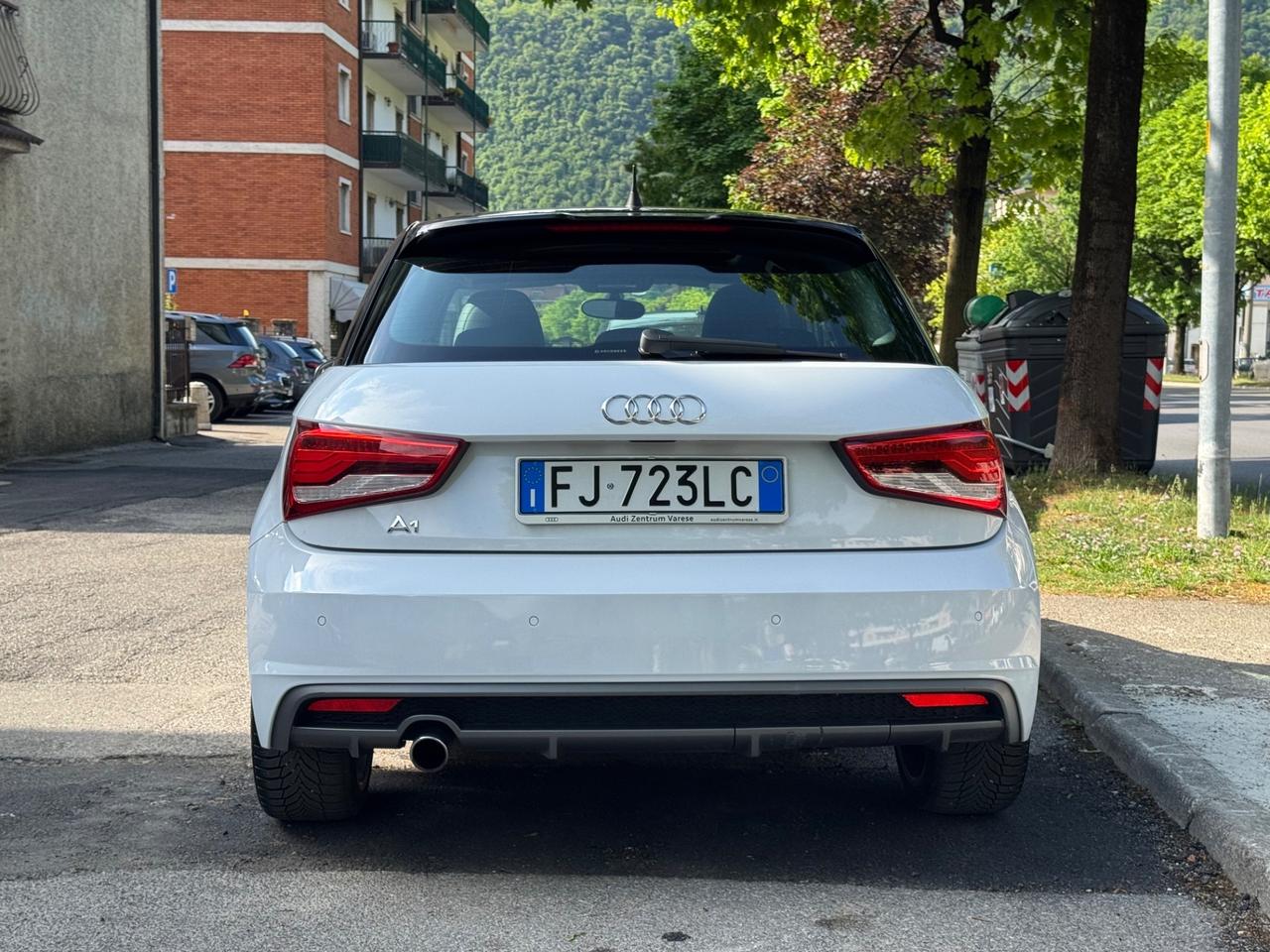 Audi A1 SPB 1.4 TDI S tronic Admired S LINE - TETTO APRIBILE - CAMBIO AUTOMATICO - SENSORI ANTERIORI E POSTERIORI - SEDILI IN PELLE