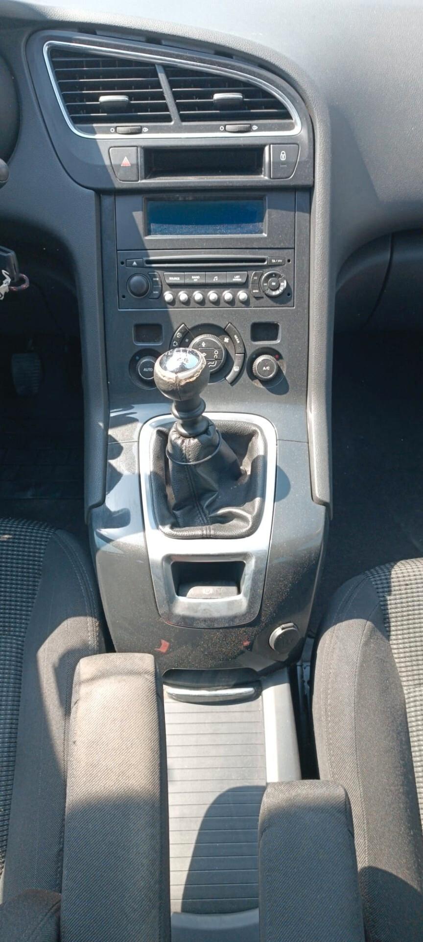 Peugeot 5008 1.6 HDi 112CV