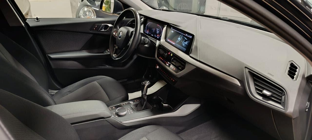 Bmw 118 118d 5p. Business Advantage