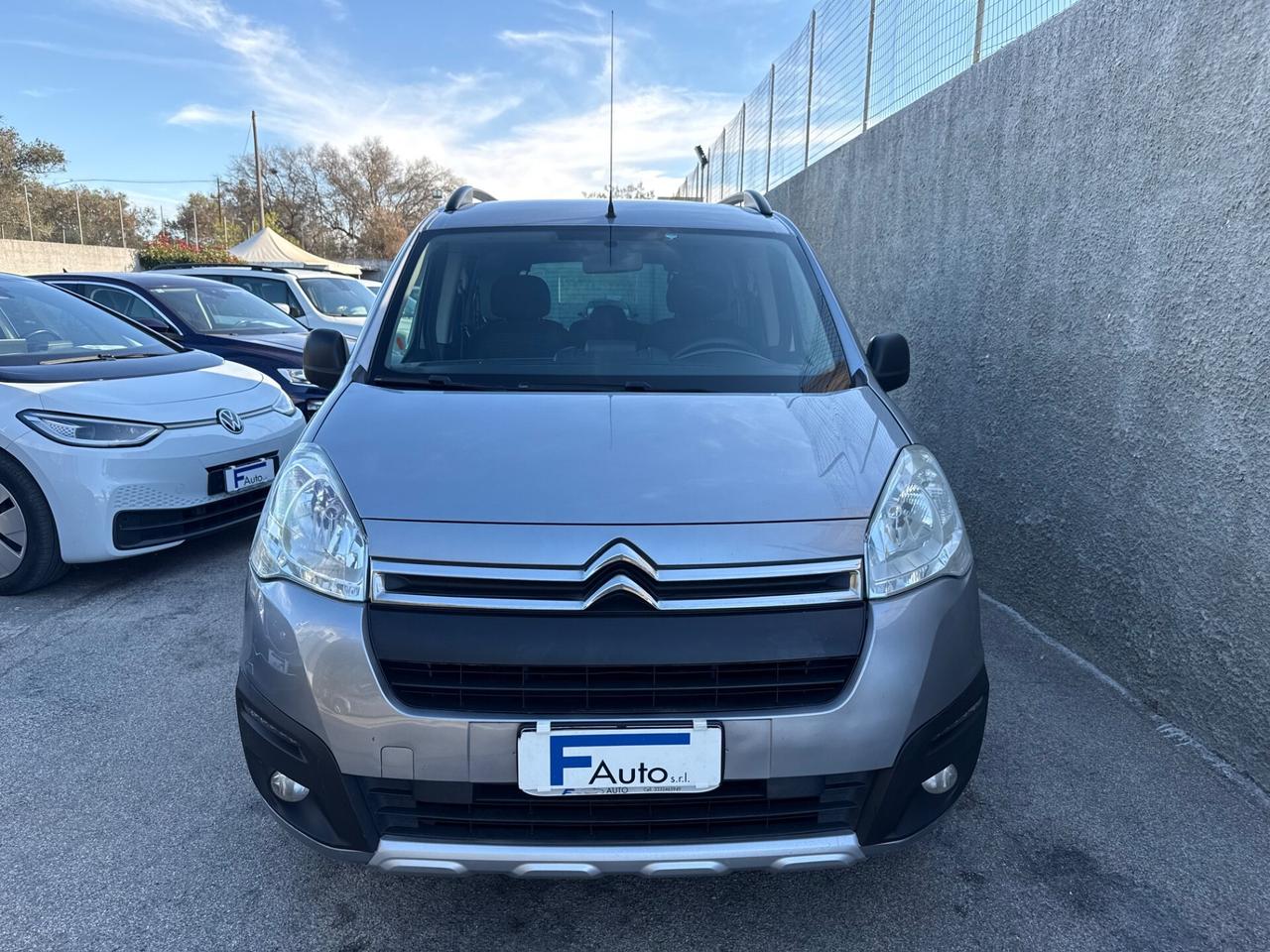 Citroen Berlingo Multispace BlueHDi 1.6 120cv,Apple CarPlay,retrocamera,ecc.
