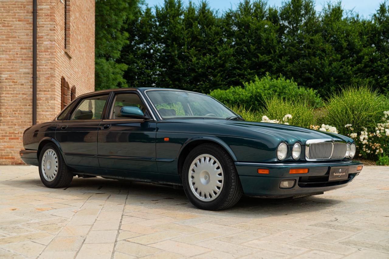 Jaguar XJ6 3.2 MANUALE - JAG00085