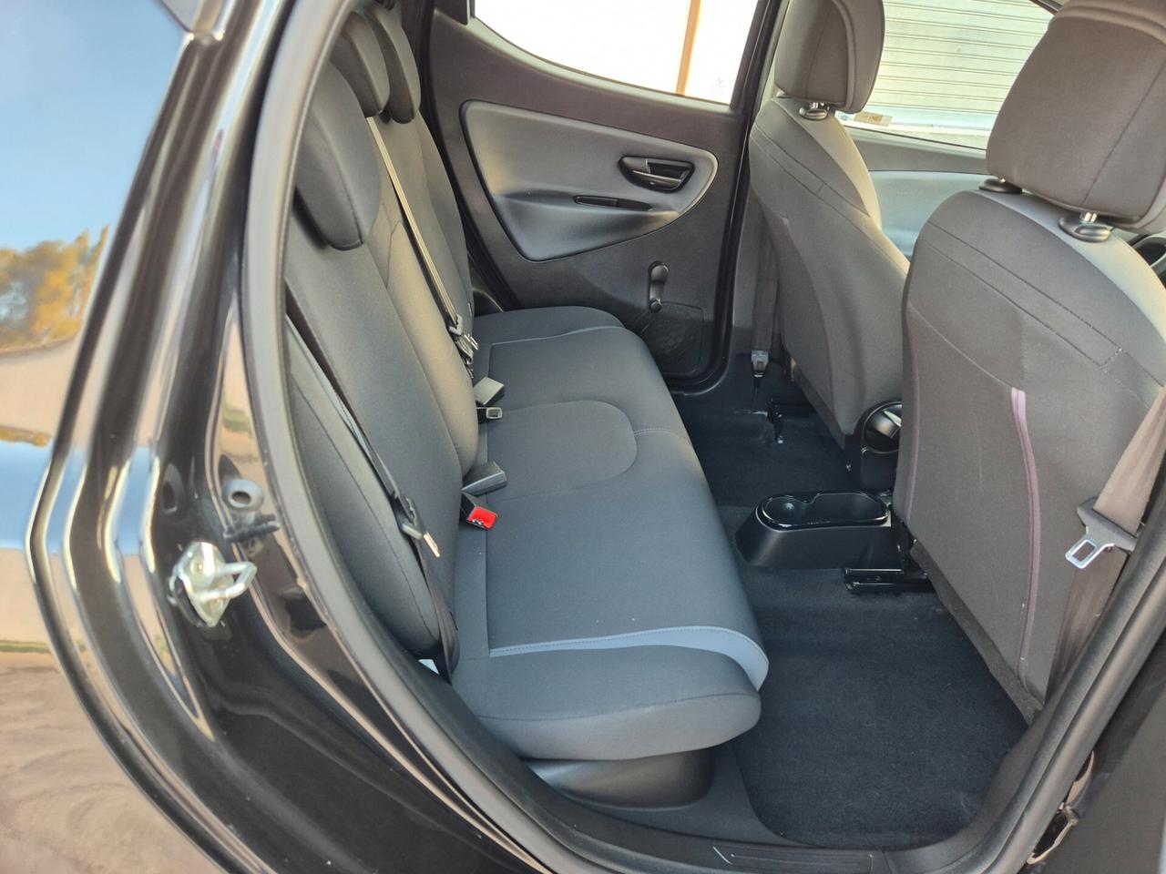 Lancia Ypsilon 1.2 69 CV 5 porte Silver