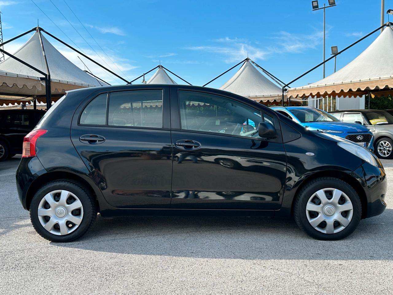 TOYOTA Yaris 1.0 5 porte Now