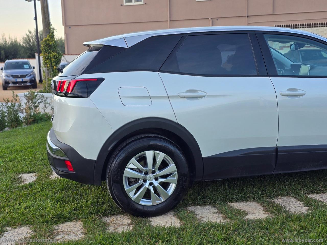 PEUGEOT 3008 BlueHDi 130 S&S EAT8 Business