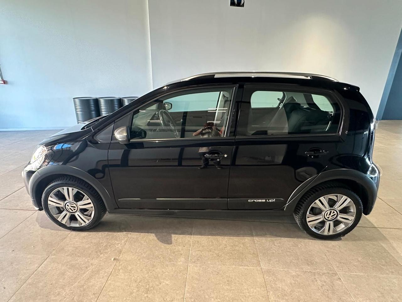 Volkswagen up! 1.0 75 CV 5p. cross BlueMotion Technology ASG