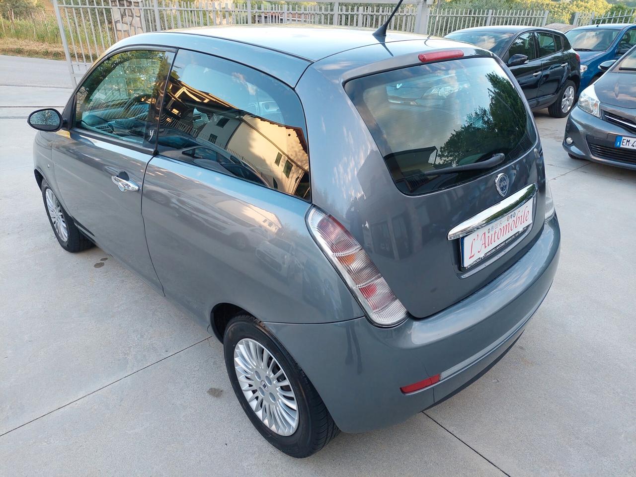 Lancia Ypsilon 1.3 MJT 75 CV Argento