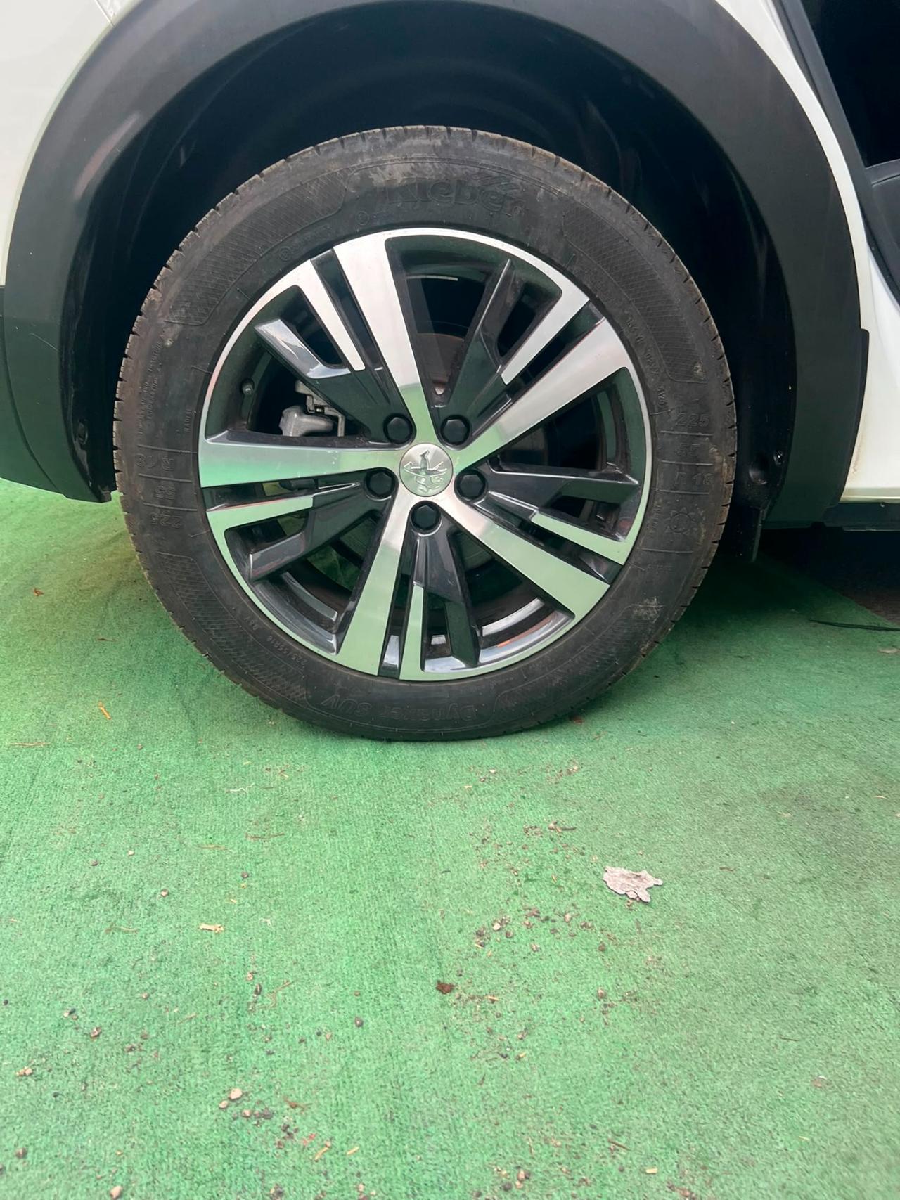 Peugeot 3008 BlueHDi 130 S&S EAT8 Allure