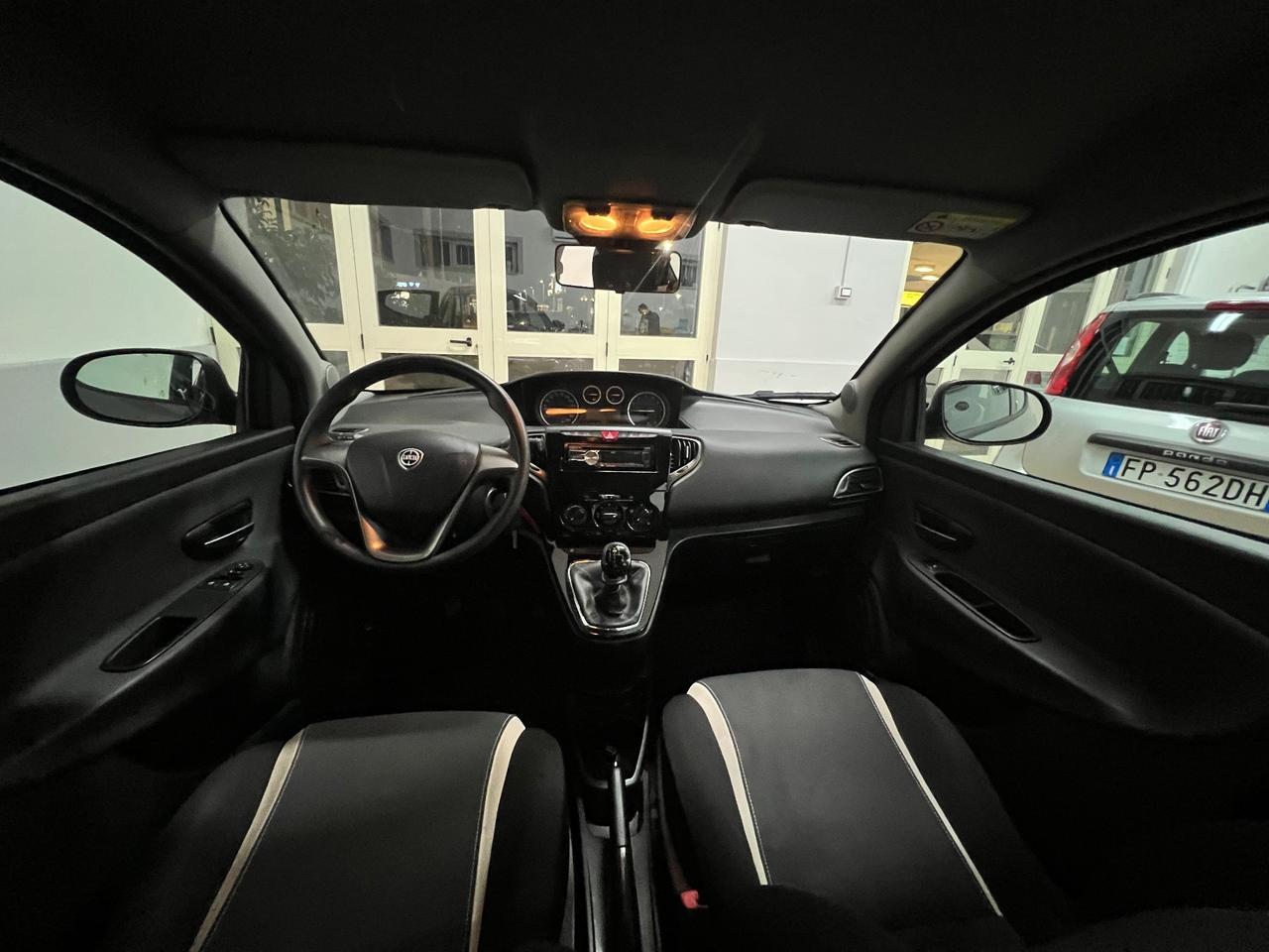 Lancia Ypsilon 0.9 TwinAir 85 CV 5 porte Metano Ecochic Gold