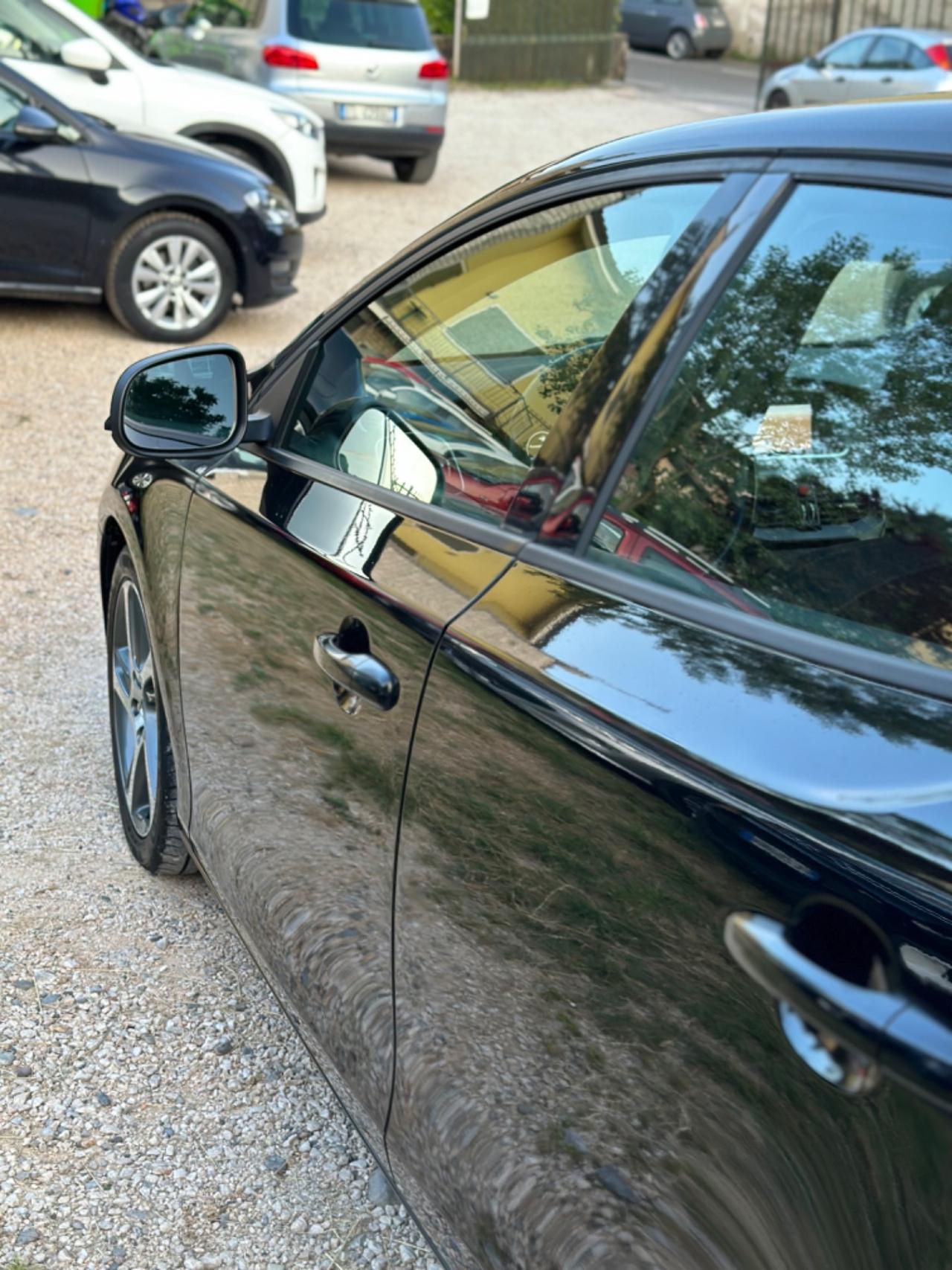 Volvo V40 D2 MOMENTUM KMCERT UNICOPR EU6B