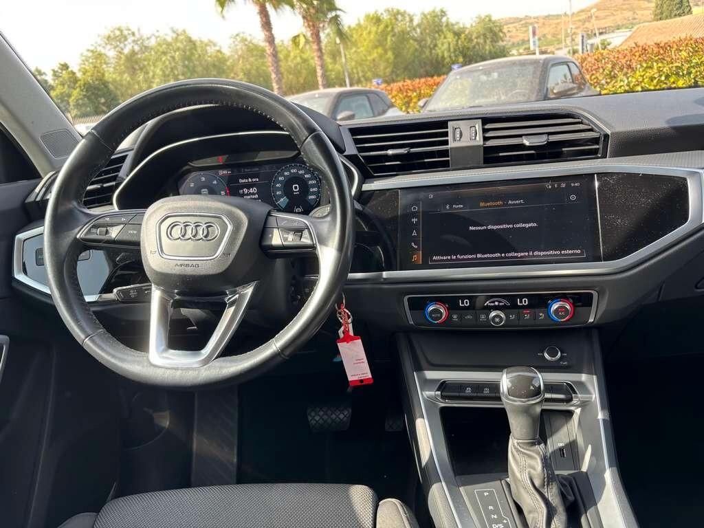 Audi Q3 35 TDI S tronic line edition IVA ESPOSTA Tua a solo 249 Euro al mese