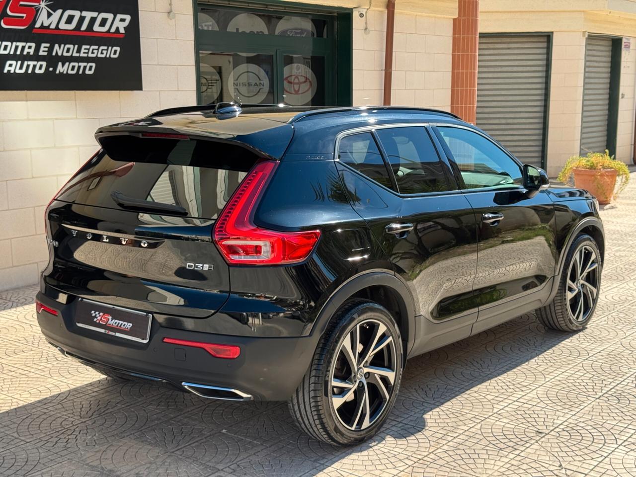 VOLVO XC40 2.0 D3 R-DESIGN AWD GEARTRONIC 150CV