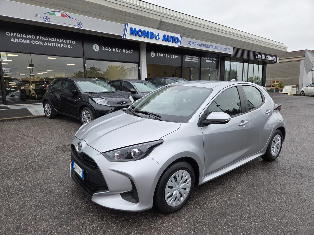 Toyota Yaris 1.5 Hybrid 5 porte Active FULL-HYBRID *NEOPATENTATO*