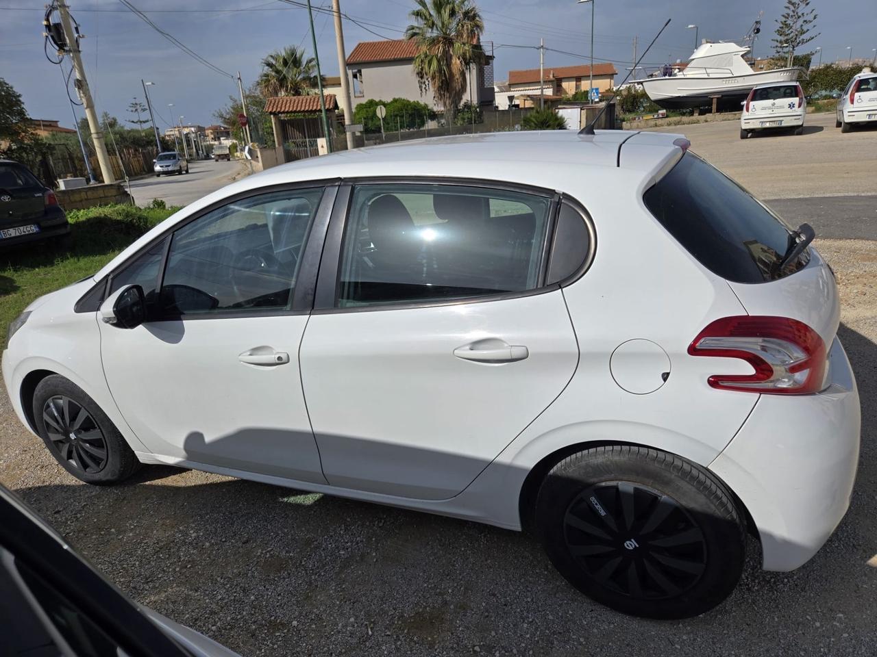 Peugeot 208 1.4 HDi 68 CV 5 porte Access