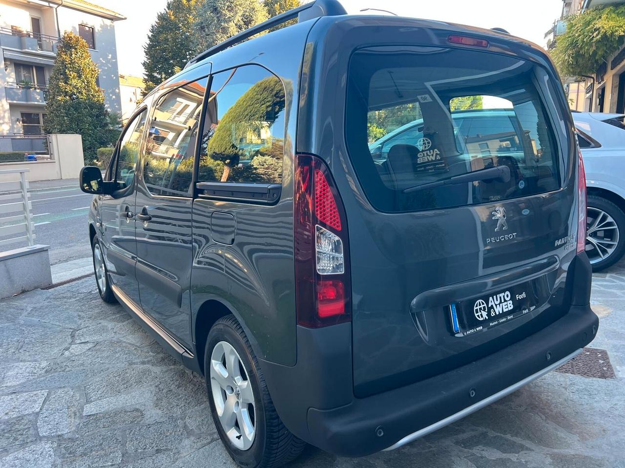 PEUGEOT PARTNER TEPEE 1.6 HDi 92cv OUTDOOR NEOPAT