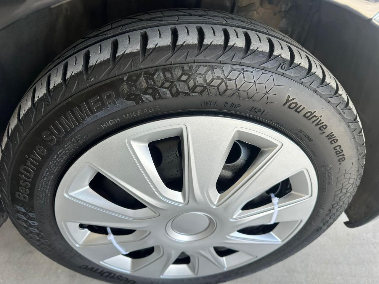 Toyota Aygo 1.0 12V VVT-i 5 porte Sol