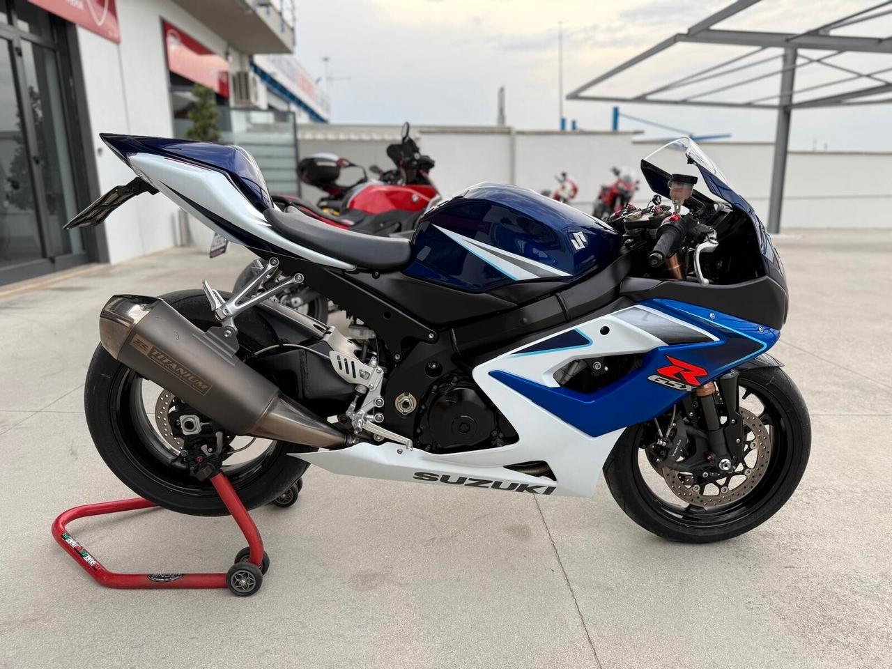 Suzuki GSX R 1000 PARI AL NUOVO