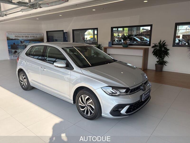 Volkswagen Polo VI 2022 1.0 tsi Life 95cv dsg