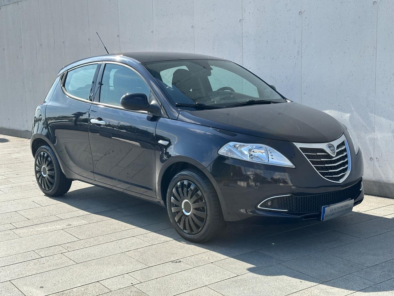 Lancia Ypsilon 1.2 69 CV 5 porte S&S Gold
