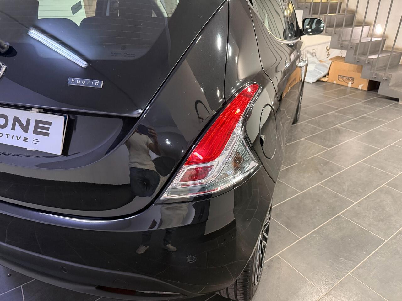 Lancia Ypsilon 1.0 FireFly 5 porte S&S Hybrid Gold