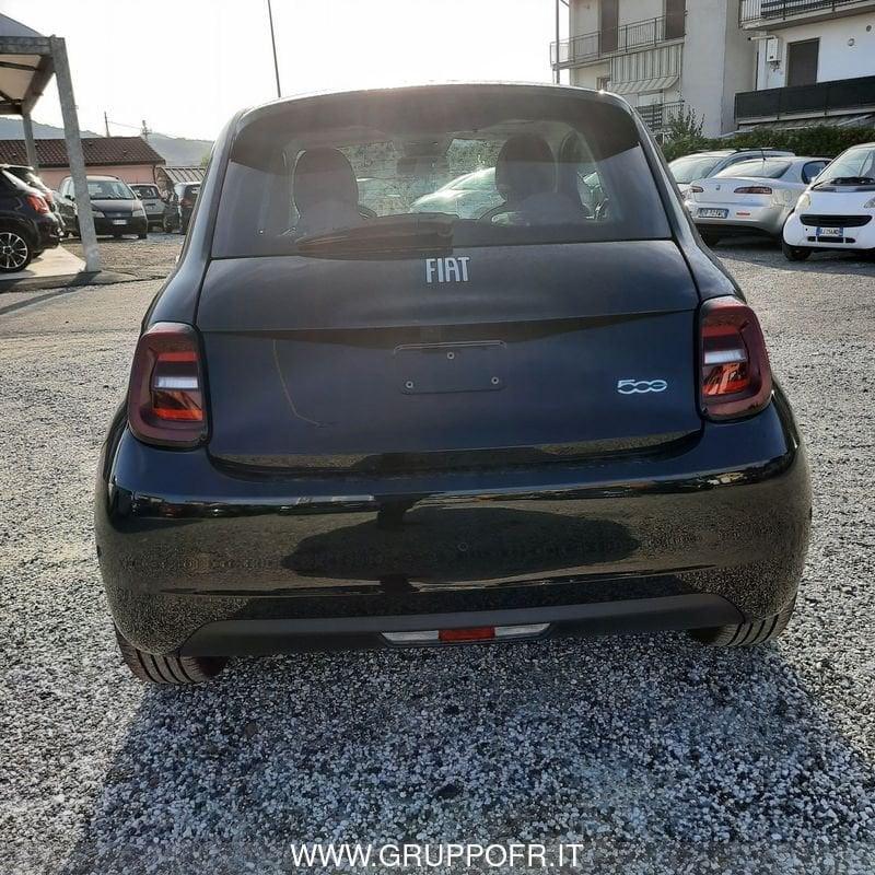FIAT 500 La Prima Berlina 320 42 kWh