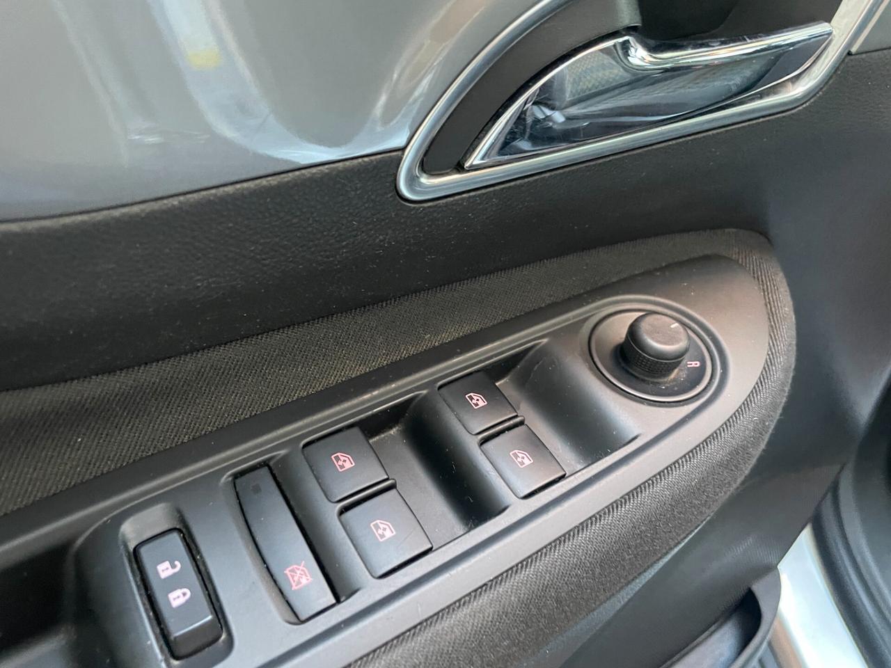 Opel Mokka BENZINA - NEOPATENTATI AREA B MILANO