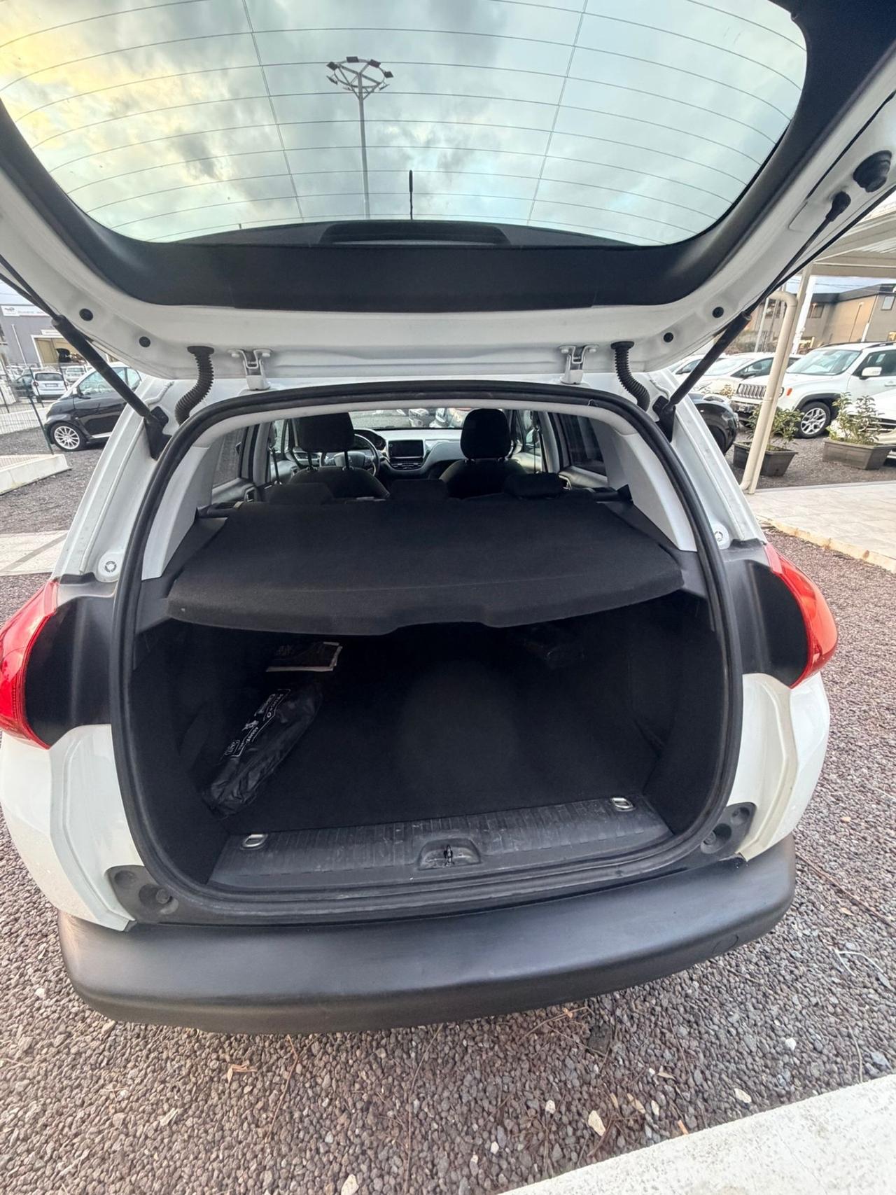 Peugeot 2008 BlueHDi 100 S&S Allure