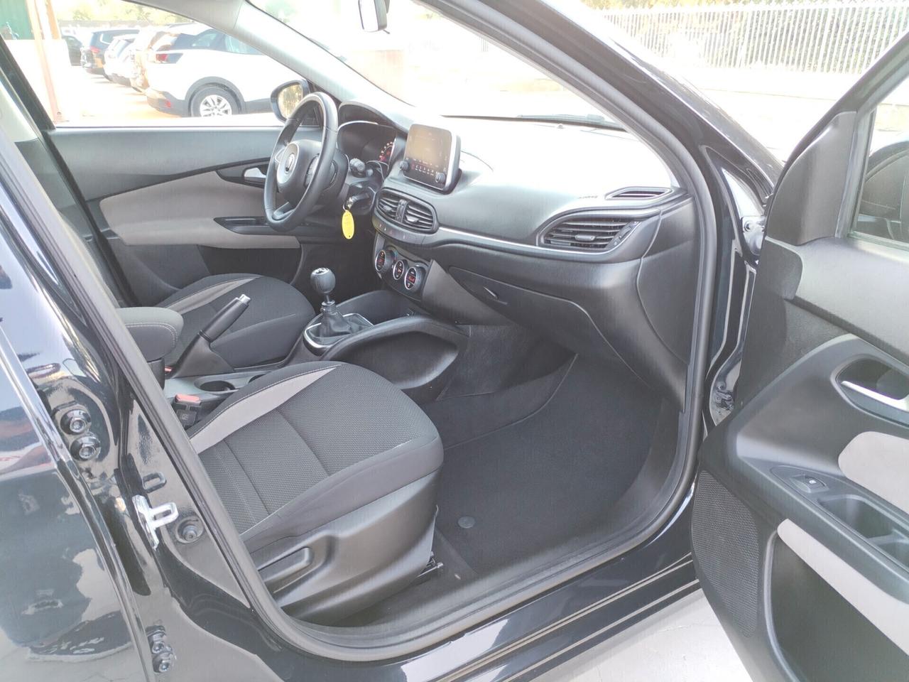 Fiat Tipo 1.6 Mjt LOUNGE GANCIO TRAINO