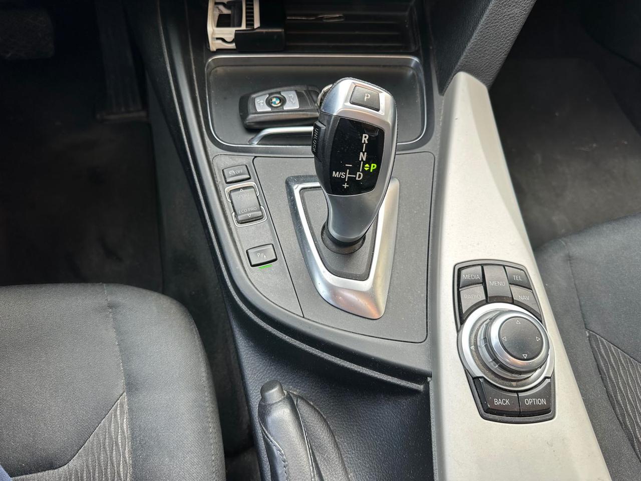 Bmw 320 Toruring Business Advantage 320 d #10348