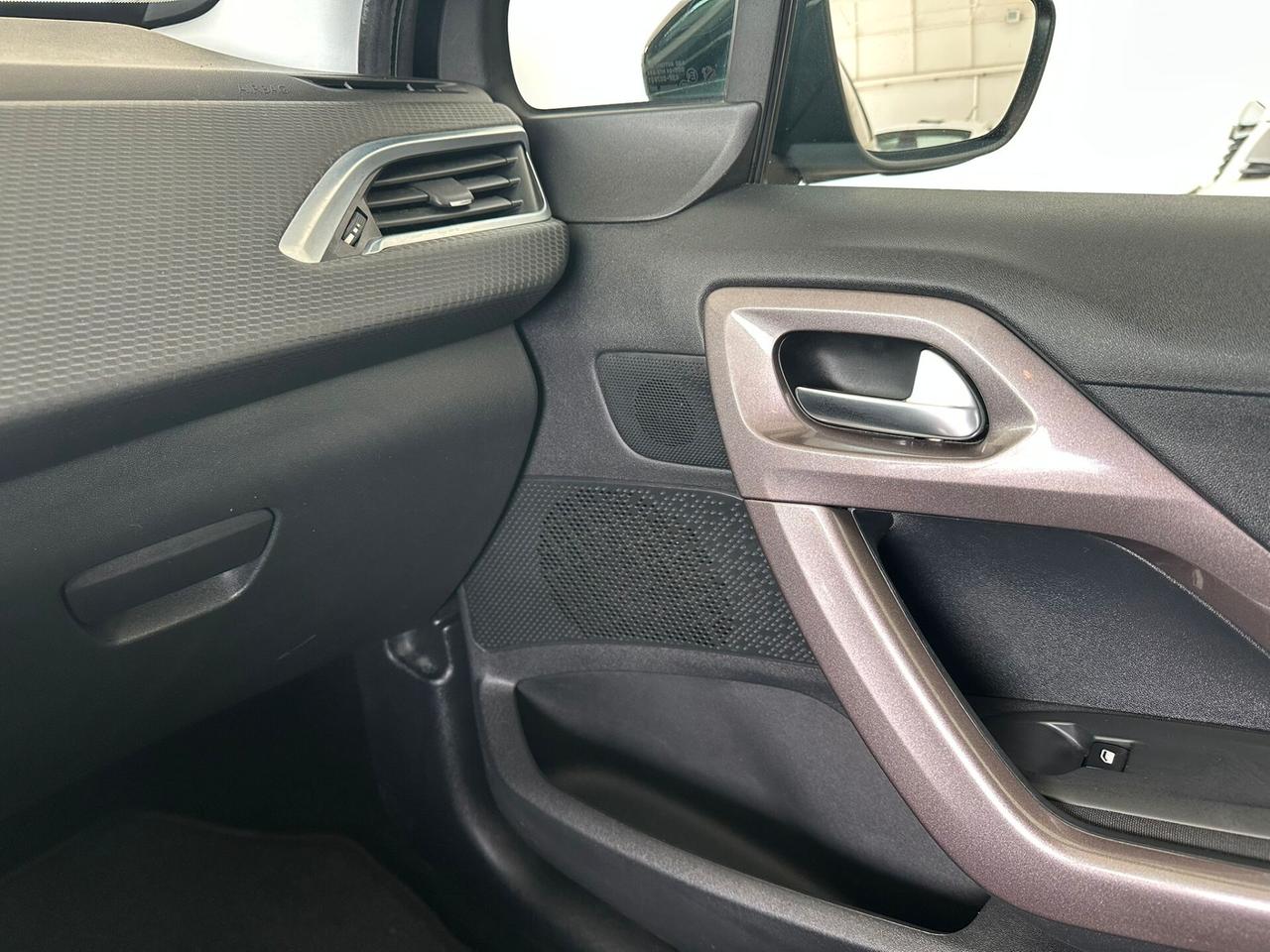 Peugeot 2008 BlueHDi 100 Black Matt 2015