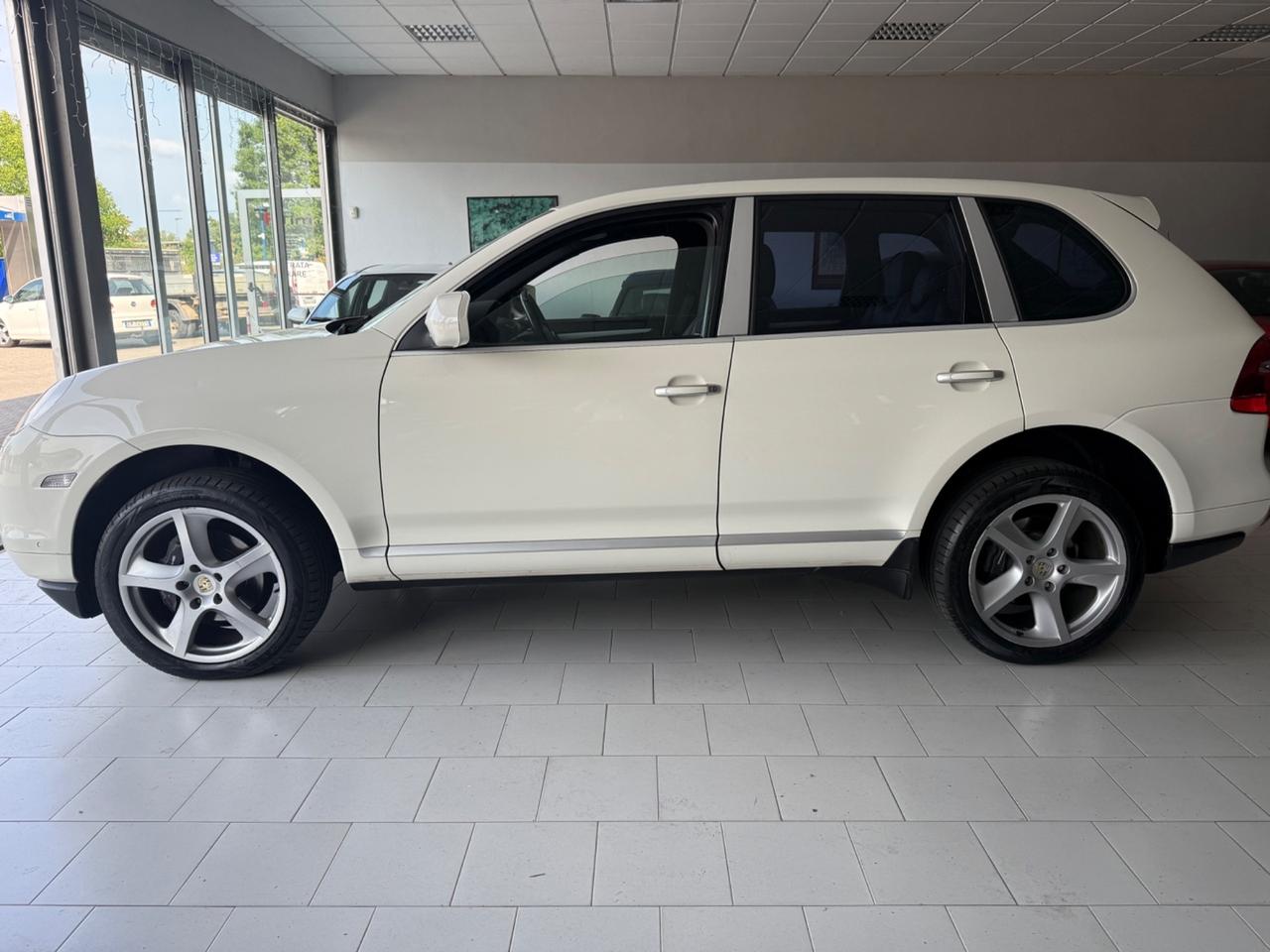 Porsche Cayenne 3.0 V6 Diesel 240cv