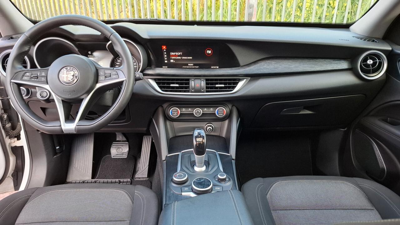 Alfa Romeo Stelvio 2.2 Turbodiesel 190 CV AT8 Q4 Executive -TETTO APRIBILE-CERCHI DA 19