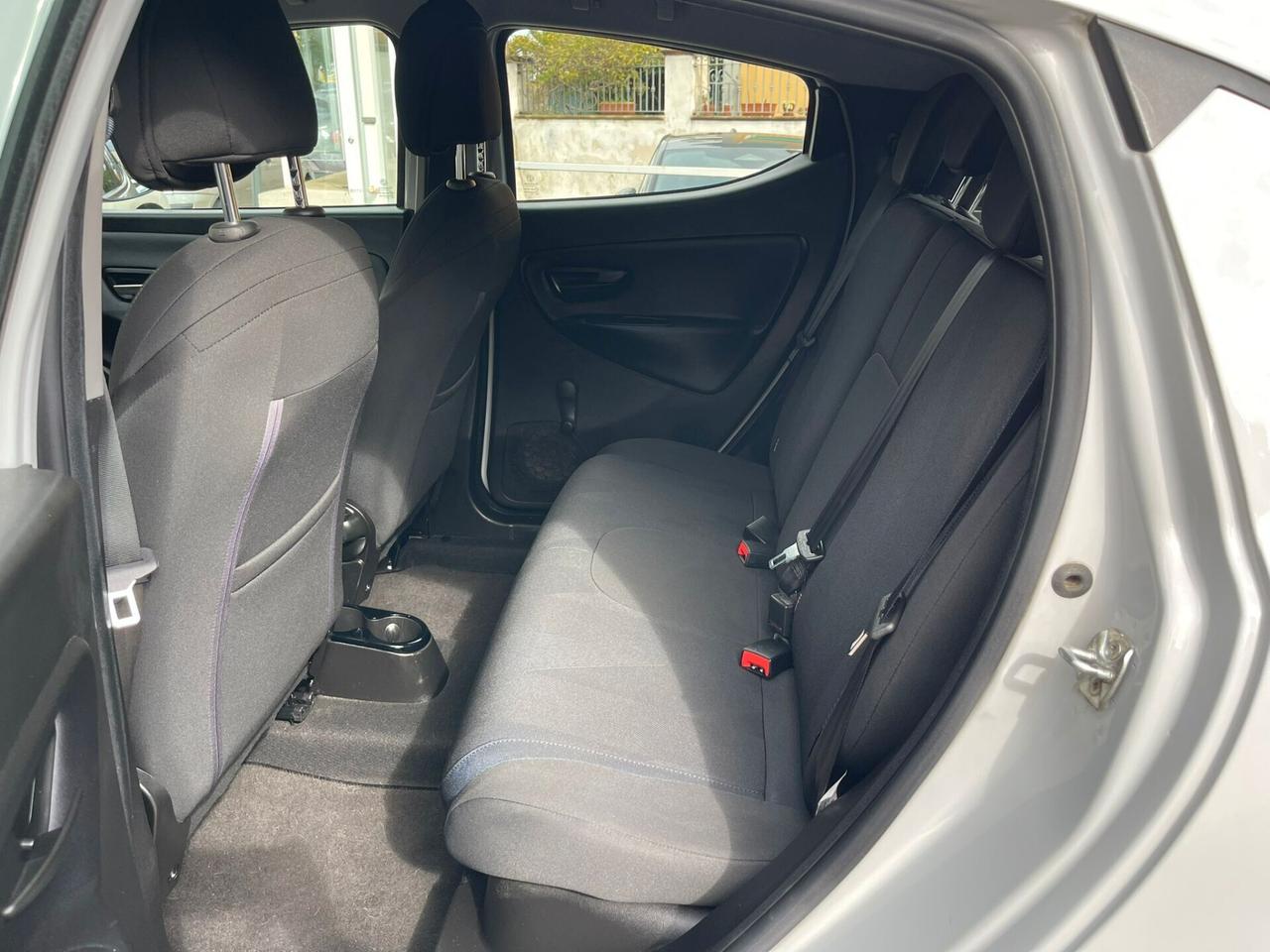 Ypsilon 1.2 69 CV 5 porte GPL Ecochic Gold