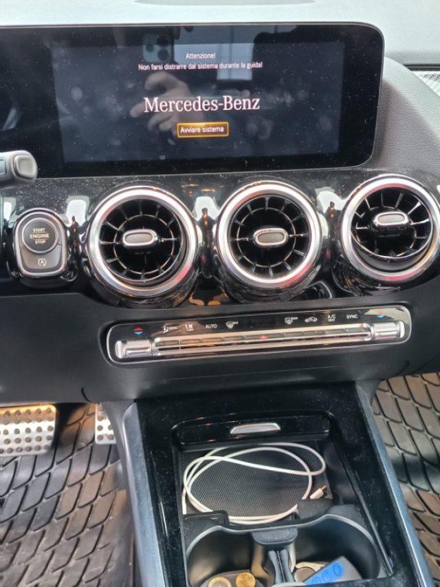 MERCEDES-BENZ GLA 200 d AMG Line Automatic Premium