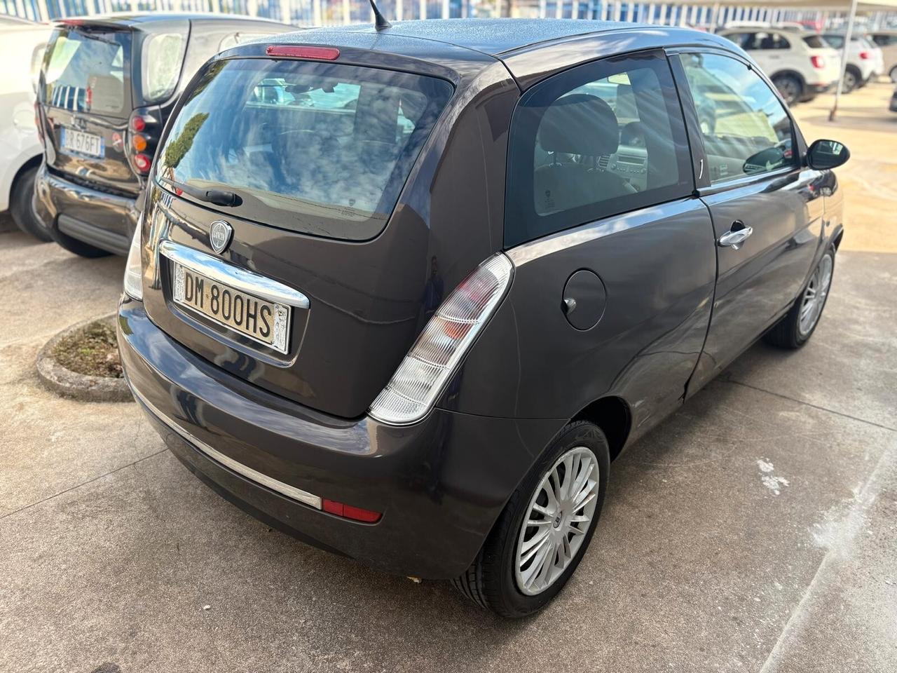Lancia Ypsilon 1.4 Argento