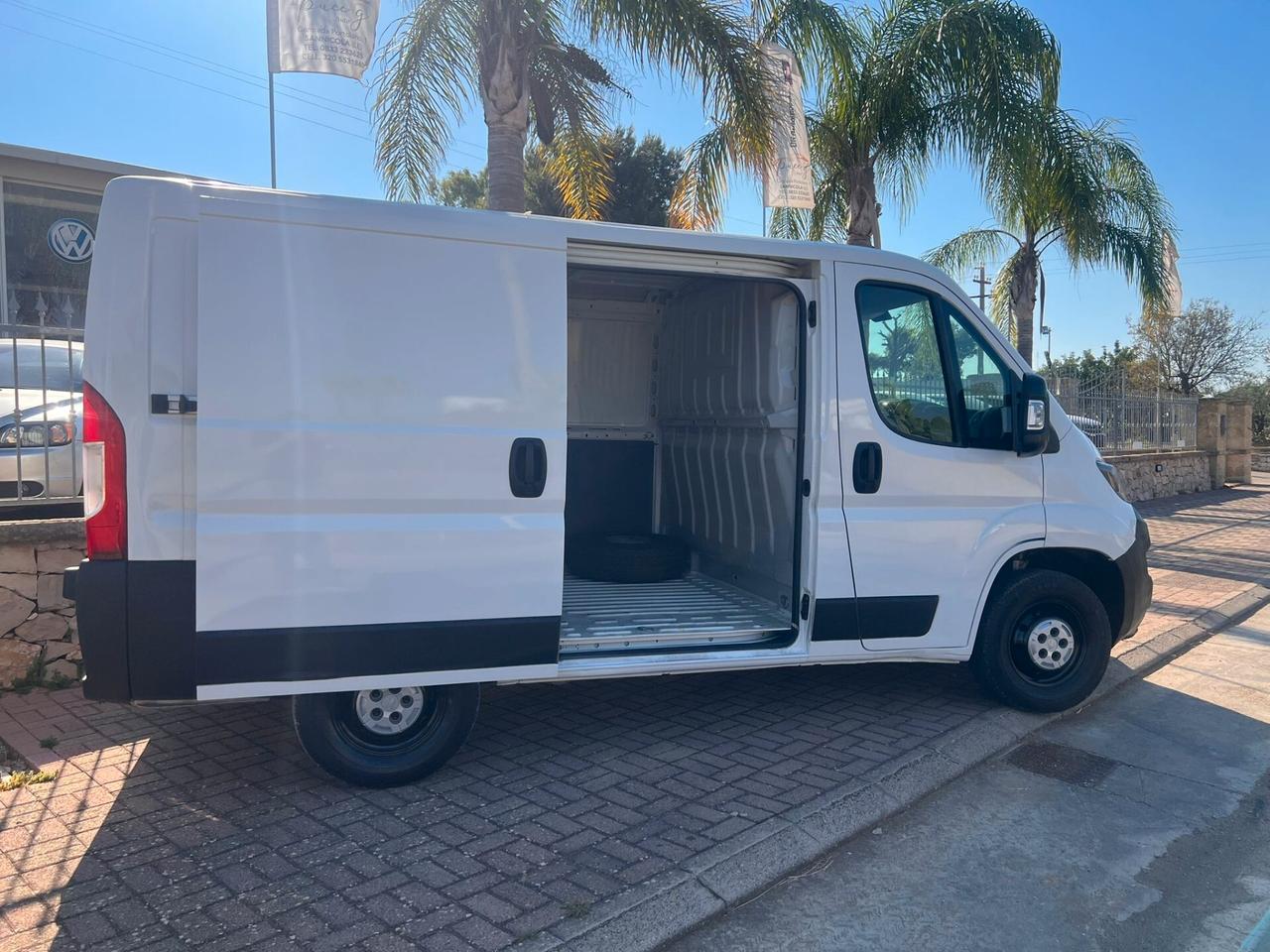 Peugeot Boxer 328 2.2 BlueHDi 120 S&S PC-TN Furgone