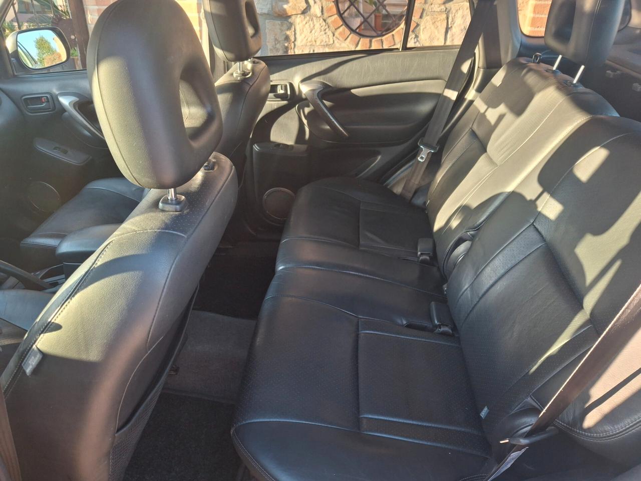 Toyota RAV 4 RAV4.com 2.0 Tdi D-4D cat 5 porte