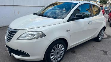 Lancia Ypsilon 1.2 69 CV 5 porte S&S Gold