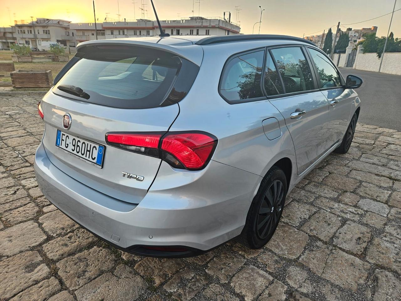 Fiat Tipo 5P SW 1.6 mtj 120cv AUTOMATICA NAVI