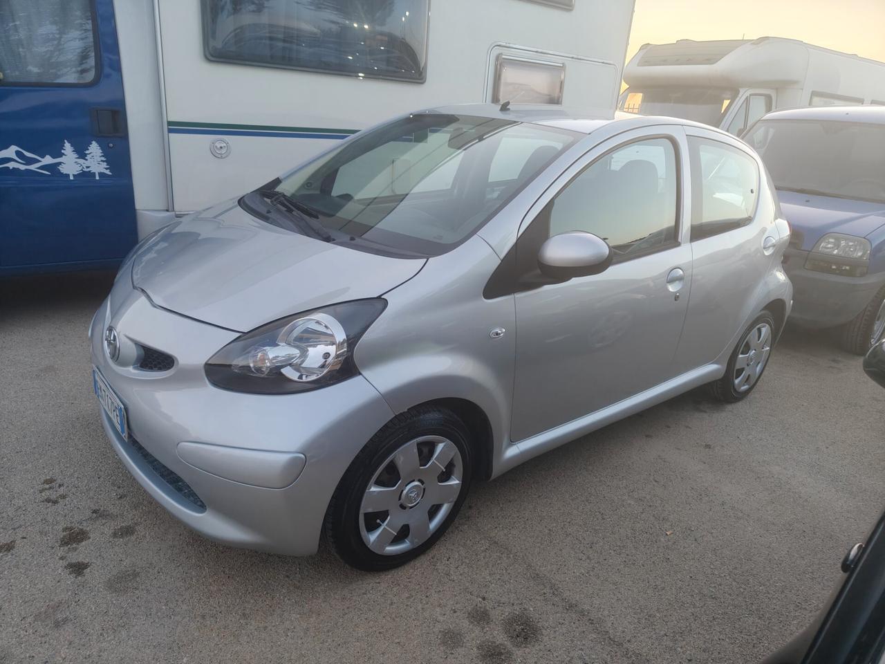 Toyota Aygo 1.0 MMT 5 porte Sol