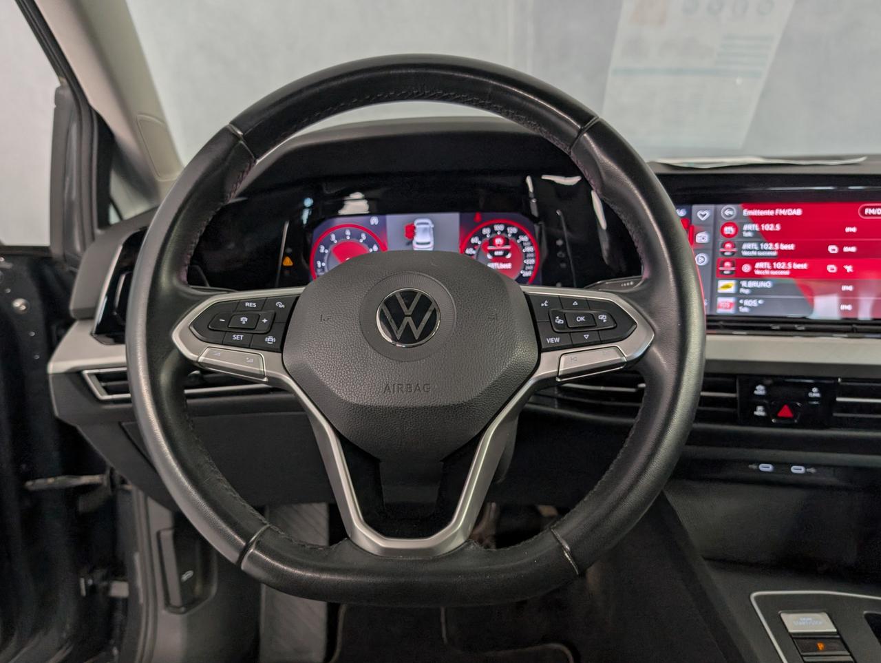 Volkswagen golf viii 1.0 eTSI 110cv DSG Life
