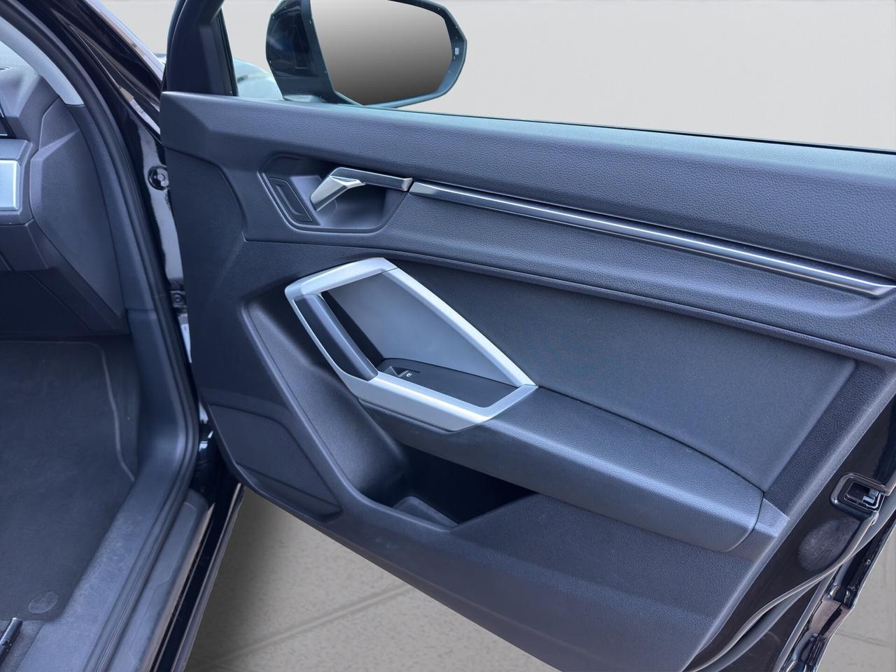 AUDI Q3 SPB 35 TDI S TRONIC IDENTITY BLACK - MY21