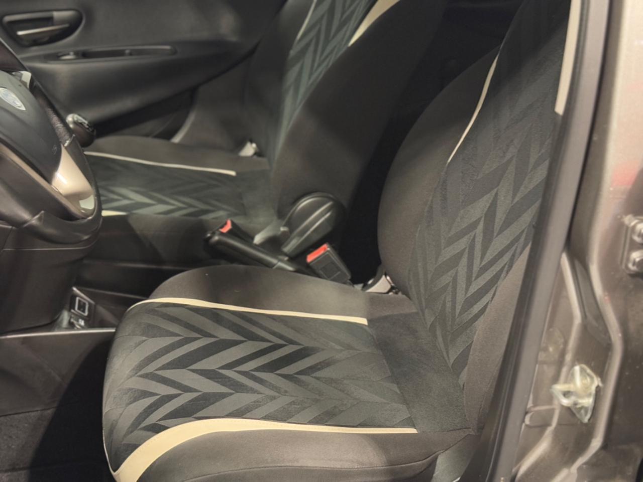 Lancia Ypsilon 1.2 69 CV 5 porte GPL Ecochic Silver