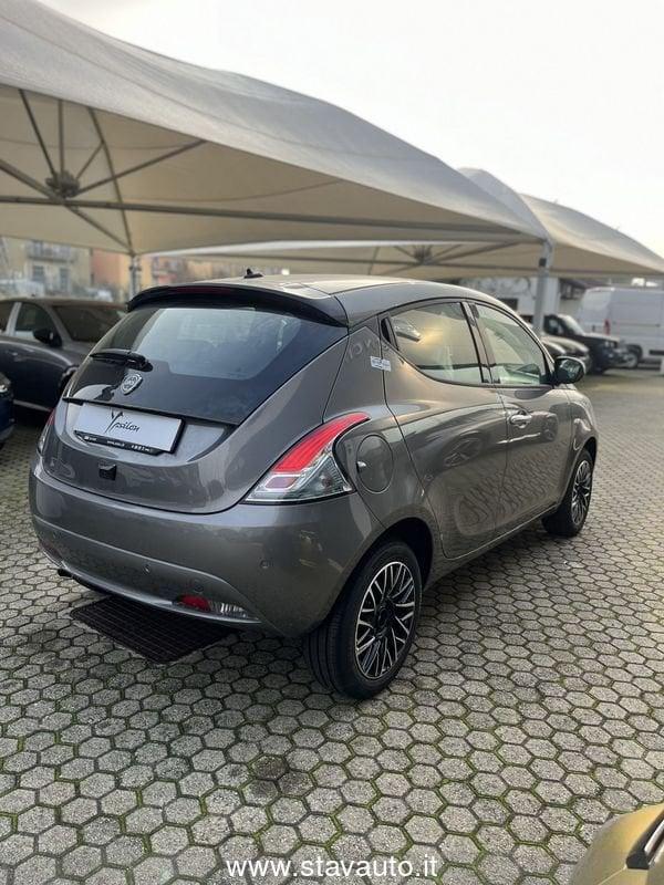 Lancia Ypsilon Lancia Ypsilon 1.0 FireFly S&S Hybrid Platino + Pack comfort